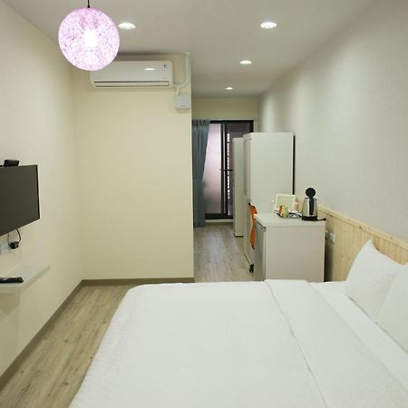 Didi House無人化自助入住#附車位有限須預約 Apartment Tainan Exterior foto